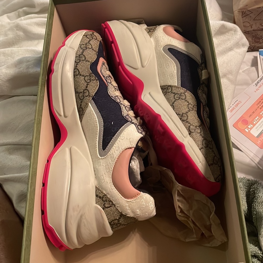 Gucci tennis shoes